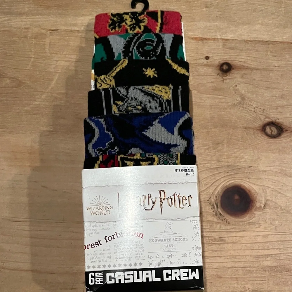 NIB Harry Potter 6 designs Wizarding Crew Socks Unisex Academia Preppy 8-12